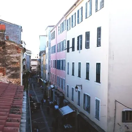 Tres Bel T2 Rue Fesch Ajaccio (Corsica)